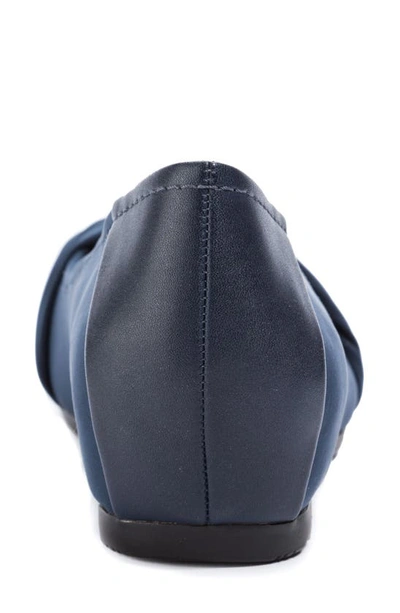 Baretraps Mitsy Womens Faux Leather Twist Front Ballet Flats In Navy