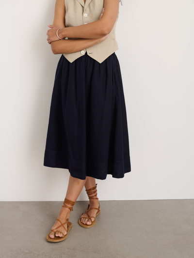 Shop Alex Mill Maddie Skirt In Linen In Dark Navy