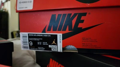 Pre-owned Jordan Air  1 Retro High Og Unc To Chi Wmns Size 9 Mens 7.5 In Red