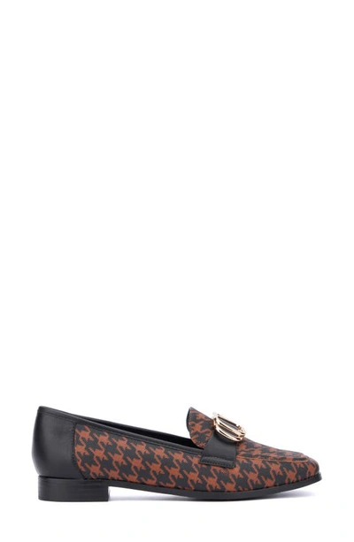 NEW YORK AND COMPANY NEW YORK AND COMPANY RAMIRA BUCKLE LOAFER 