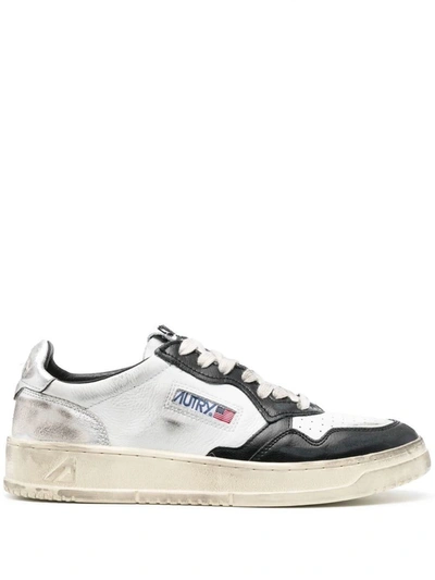 Shop Autry Medalist Super Vintage Low Sneakers In White