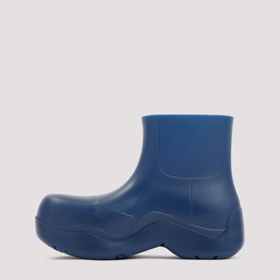 Shop Bottega Veneta Puddle Boot Shoes In Blue