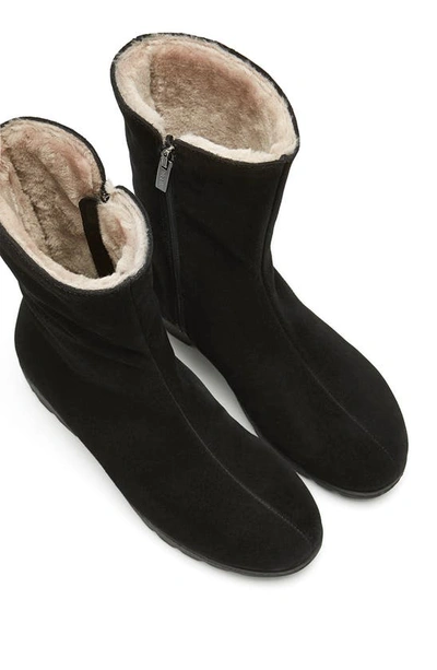 La Canadienne Vanilla Faux Shearling Waterproof Boot In Black