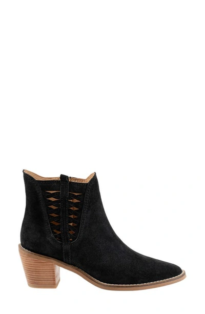 Bueno Veronika Womens Cut-out Suede Ankle Boots In Black
