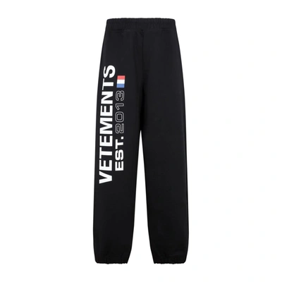 Shop Vetements Flag Logo Sweatpants In Black