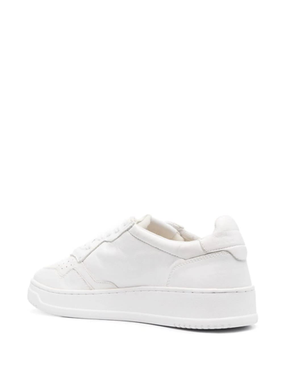Shop Autry Medalist Low Sneakers In White Leather In Bianco
