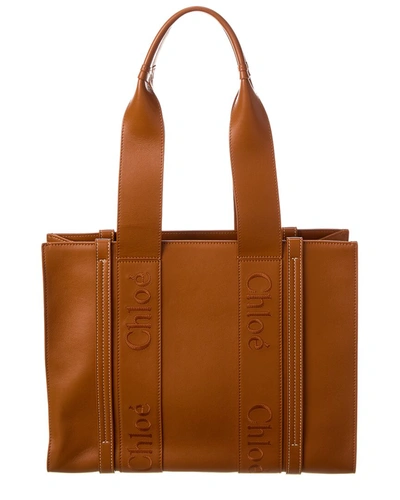 Shop Chloé Woody Medium Leather Tote In Brown