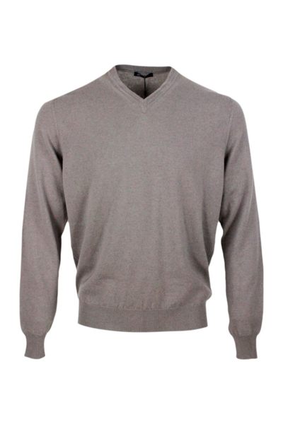 Shop Colombo Long-sleeved V-neck Sweater In Fine 2-ply 100% Kid Cashmere With Special Processing On The Edge Of T In Grey Mink