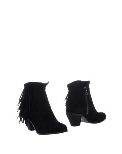 Shop Sam Edelman Ankle Boot In Black