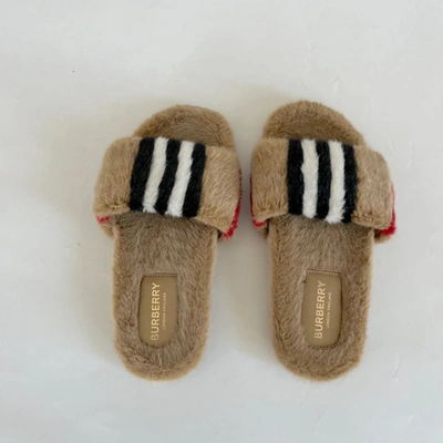 Pre-owned Burberry Icon Stripe Faux Fur Slides For Kids, Size 34