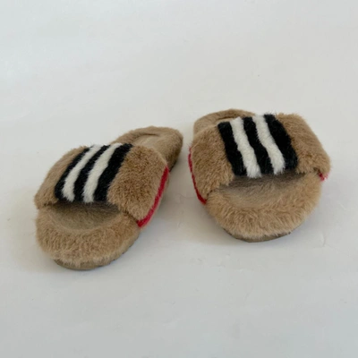 Pre-owned Burberry Icon Stripe Faux Fur Slides For Kids, Size 34