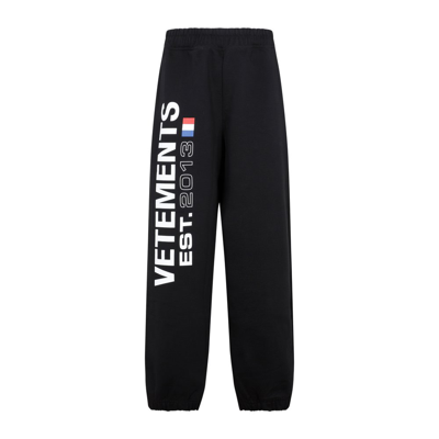 Shop Vetements Flag Logo Printed Sweatpants In Black