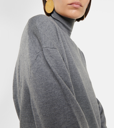Khaite Delilah Oversized Wool-blend Sweater In Grey
