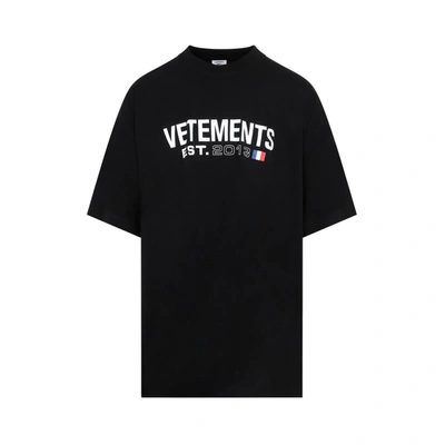 Shop Vetements Flag Logo T-shirt Tshirt In Black