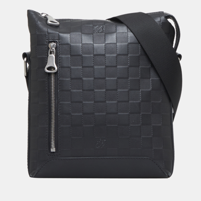 Pre-owned Louis Vuitton Black Damier Infini Discovery Messenger Bb
