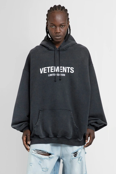 Vetements - Men - Oversized logo-print Cotton-Blend Jersey Hoodie Black - M