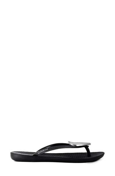 Ipanema Wave Heart Flip Flop In Black/ Silver