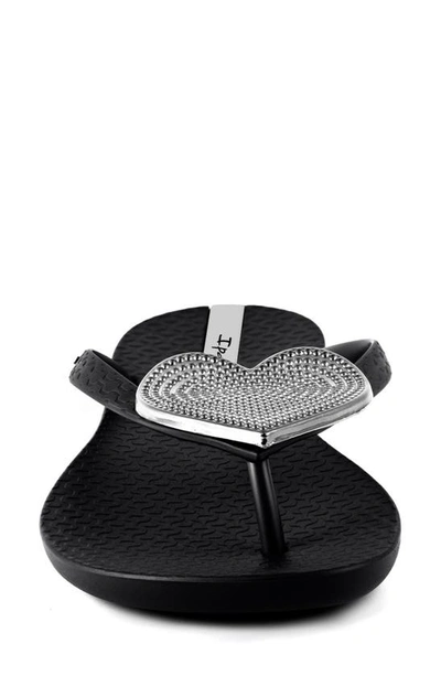Ipanema Wave Heart Flip Flop In Black/ Silver