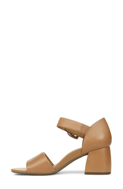 Vionic Chardonnay Block Heel Sandal In Camel Leather
