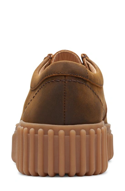 Clarks Torhill Bee Chukka Sneaker In Beeswax