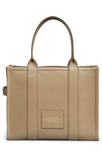 Marc Jacobs Women's Tote The Large Logo In Camel