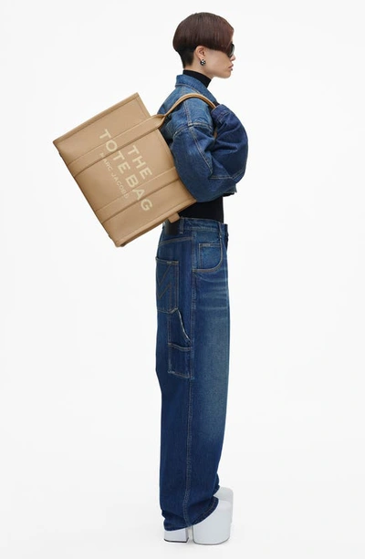 Marc Jacobs Women's Tote The Large Logo In Camel