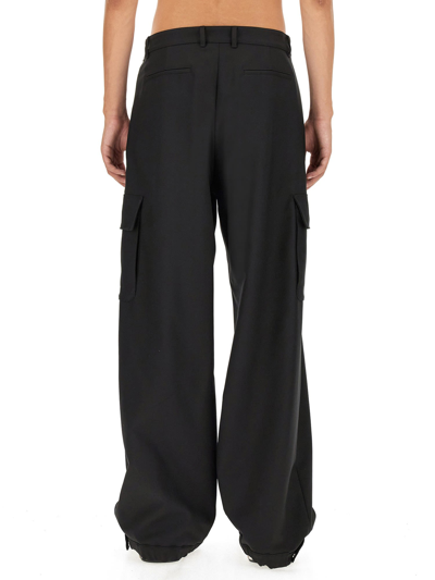 Shop Off-white Cargo Pants In Nero