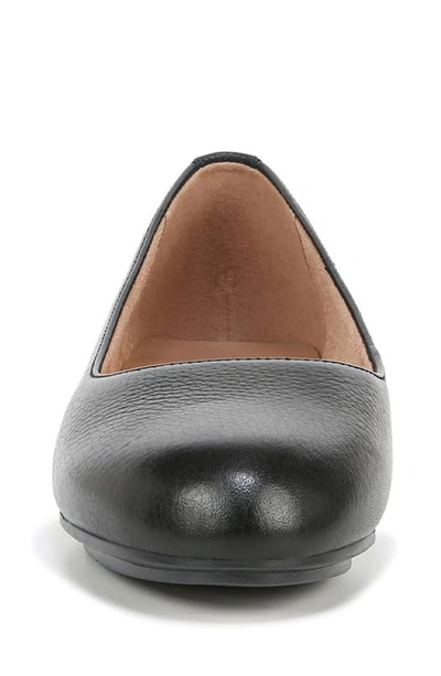 Naturalizer Women's Maxwell Round Toe Ballet Flats In Black Leather