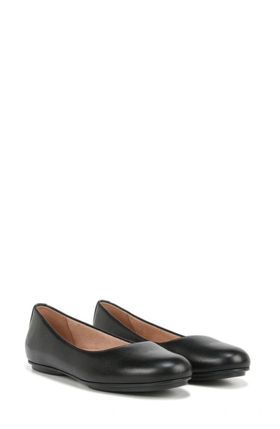 Naturalizer Women's Maxwell Round Toe Ballet Flats In Black Leather