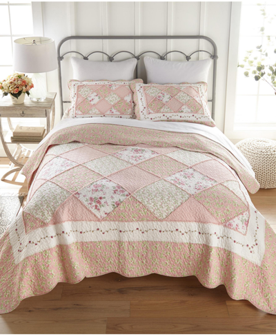 Shop Donna Sharp Strawberry Garden 3 Piece Cotton Quilt Set, King In Multi