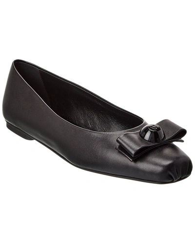 Shop Ferragamo Pina Leather Ballet Flat In Black