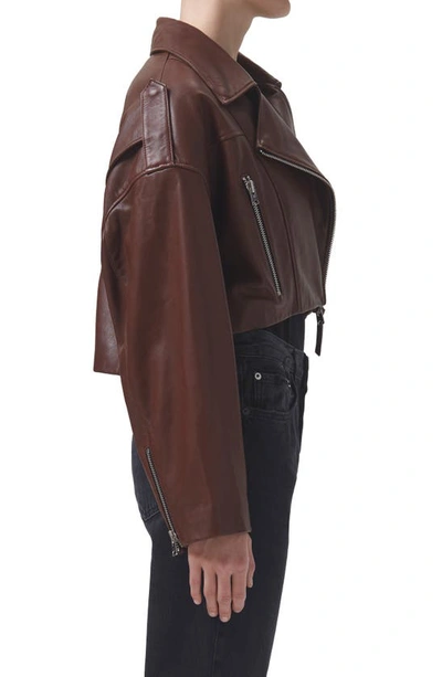Shop Agolde Remi Crop Leather Biker Jacket In Cola