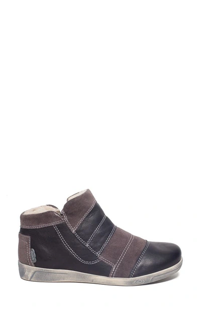 Cloud Accalia Wool Lined Ankle Boot In Velvet Black