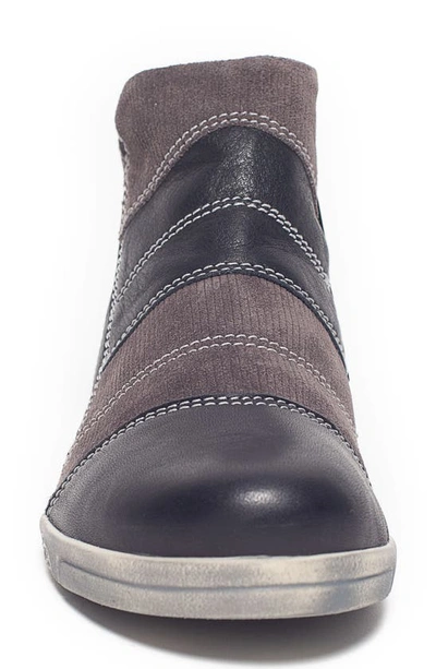 Cloud Accalia Wool Lined Ankle Boot In Velvet Black