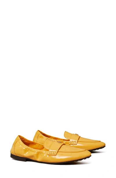 Shop Tory Burch Ballet Loafer In Peachy