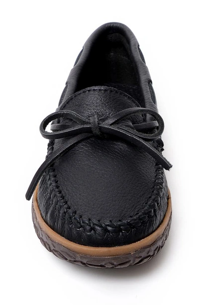 Minnetonka Deerskin Tread Slipper In Black
