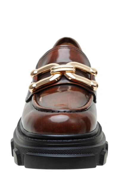 Lisa Vicky Decide Lug Sole Loafer In Walnut
