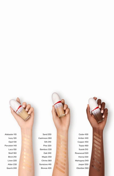 Shiseido Revitalessence Skin Glow Foundation Spf 30 In 560 Obsidian