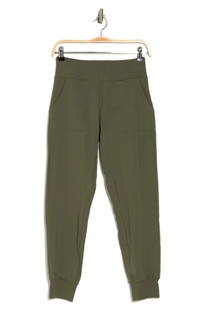 Z By Zella Steady 7/8 Pocket Joggers In Olive Night