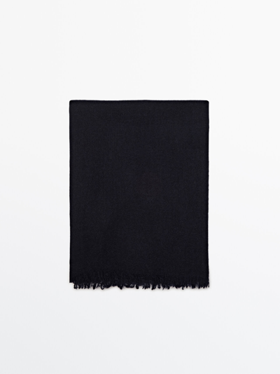 Shop Massimo Dutti 100% Cashmere Scarf In Navy Blue