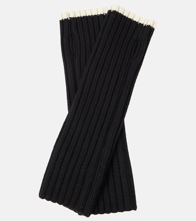 Shop Totême Ribbed-knit Wool Gloves In Black