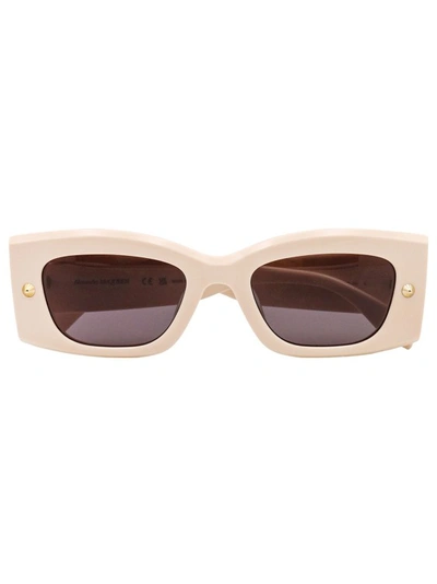 Alexander Mcqueen Spike Studs Rectangular Sunglasses In Neutrals