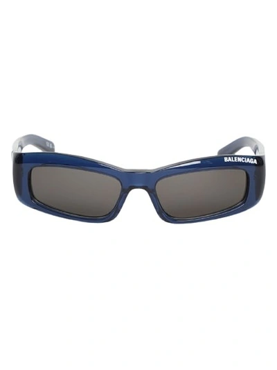 Shop Balenciaga Logo Print Sunglasses In Blue