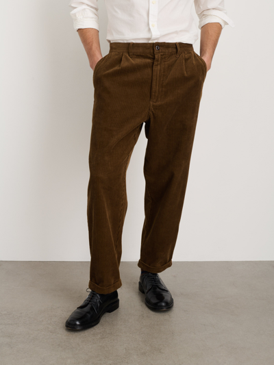 Alex Mill Standard Pleated Pant In Corduroy In Saddle