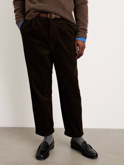 Alex Mill Standard Pleated Pant In Corduroy In Chocolate