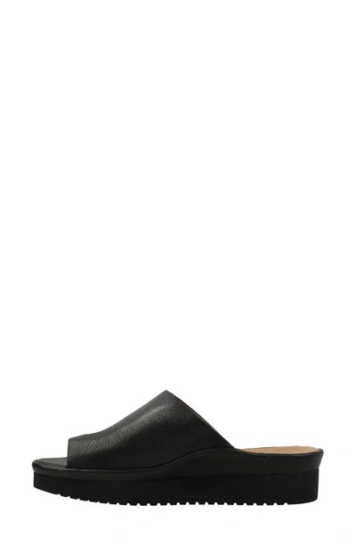 L'amour Des Pieds Ahlina Platform Sandal In Black Lamba
