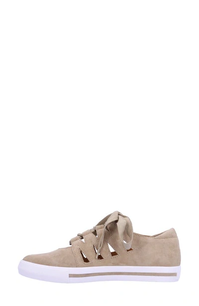 L'amour Des Pieds Kanav Sneaker In Taupe