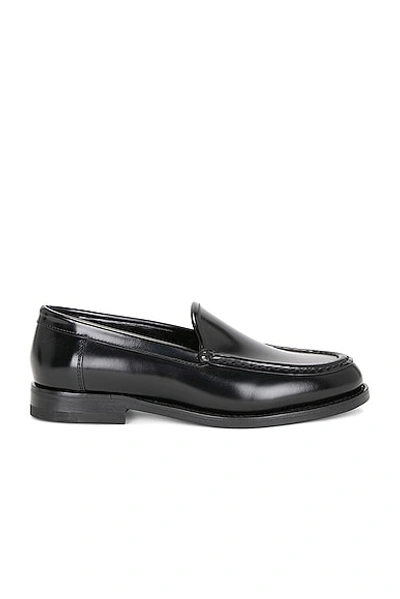 Shop Manolo Blahnik Dineguardo Leather Loafer In Black