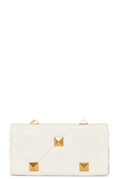 Shop Valentino Roman Stud Wallet On Chain In Ivory