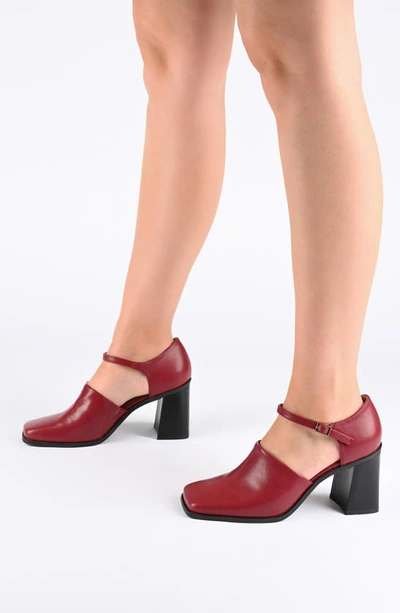Shop Journee Collection Bobby Pump In Wine